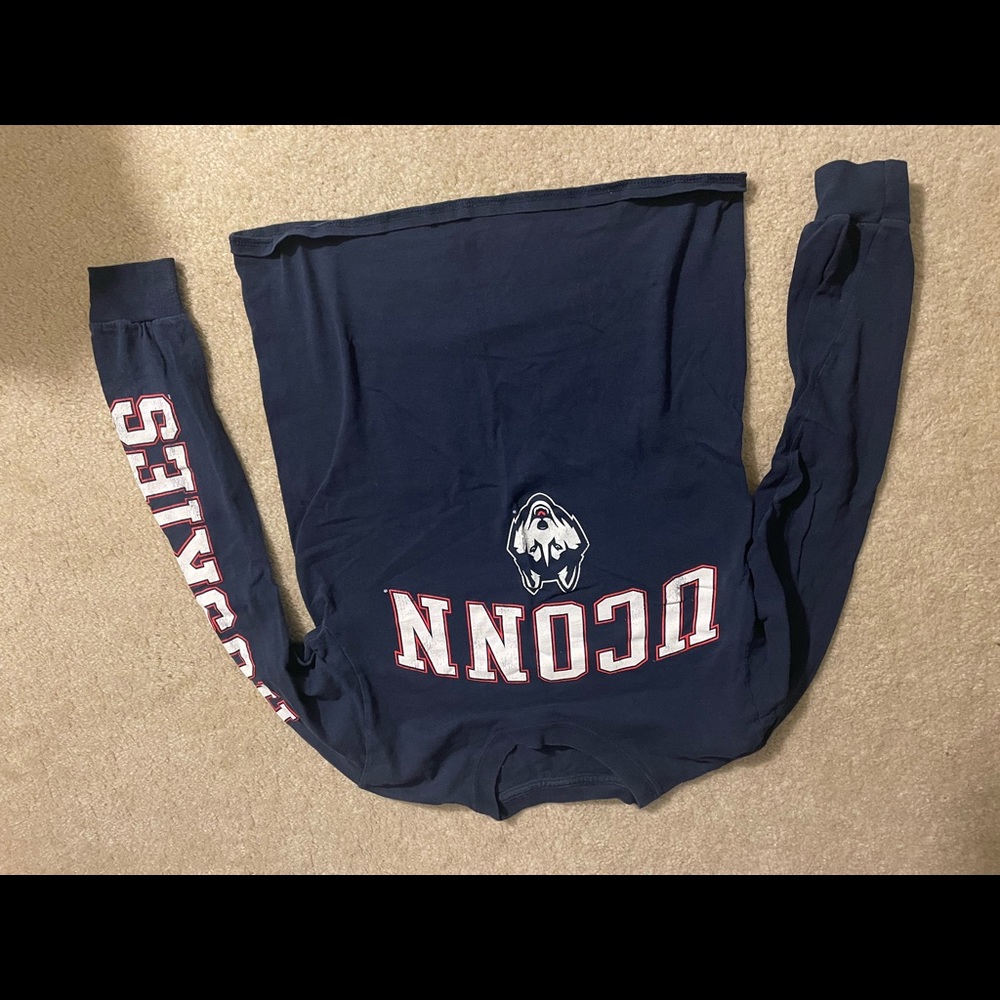 Long sleeve uconn shirt womens